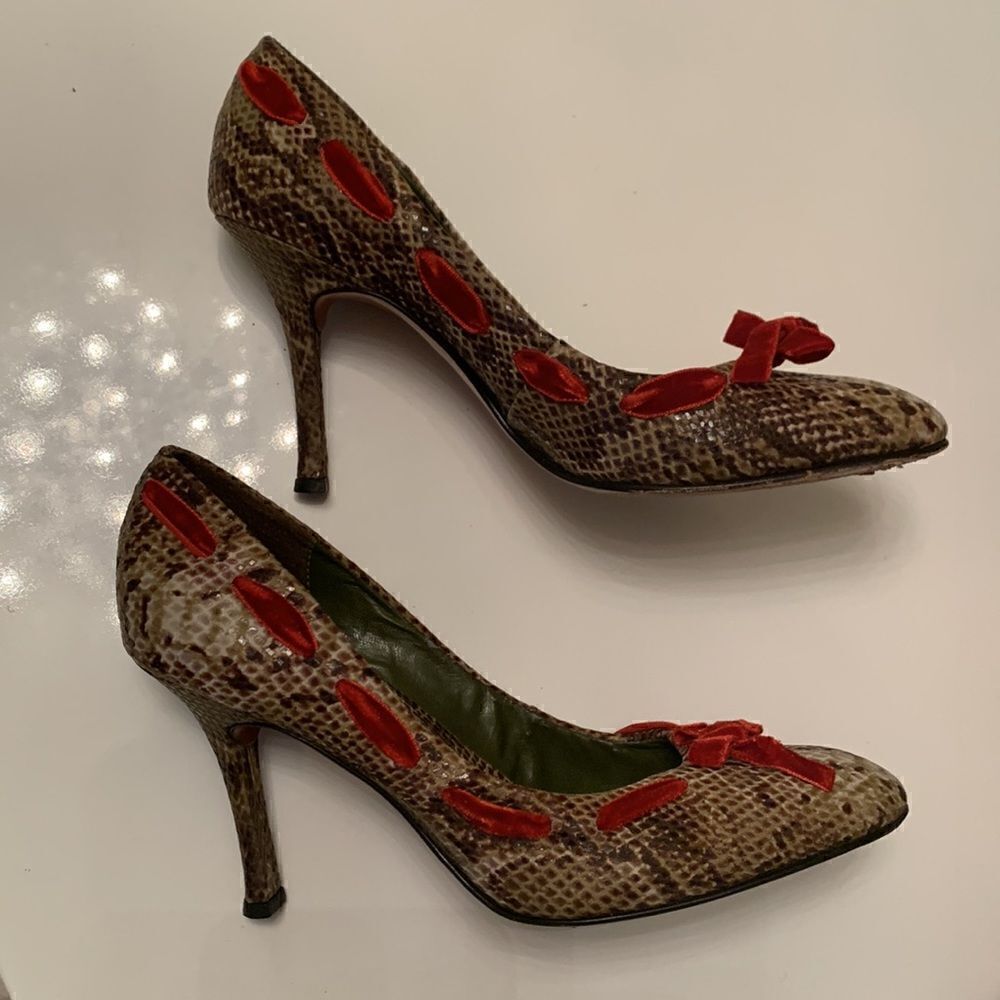 Satryani Leather Snakeskin Pumps Heels Shoes. Size 8